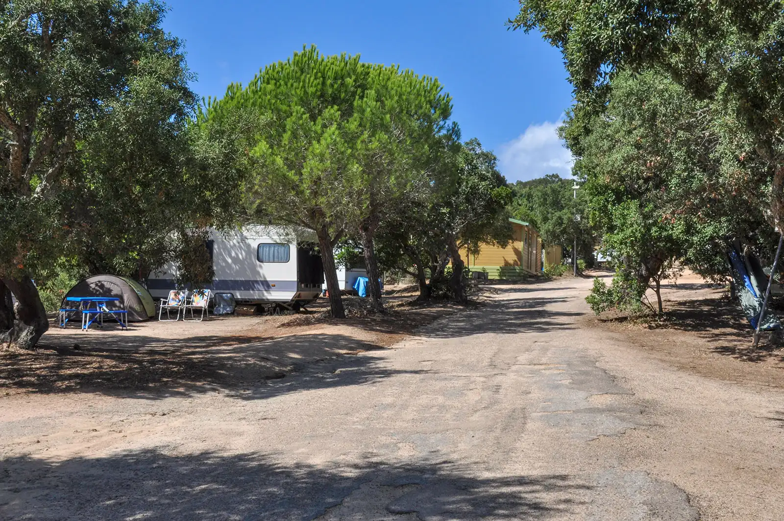 emplacements camping le damier corse sud